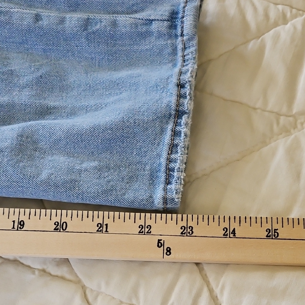 Abercrombie & Fitch 'Curve Love'  Distressed Jeans- Size 25 - Picture 6 of 6